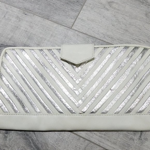 ALDO REAL LEATHER CLUTCH - Picture 1 of 3
